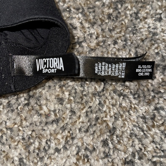 VS Black Strappy Sports Bra - Picture 2 of 3